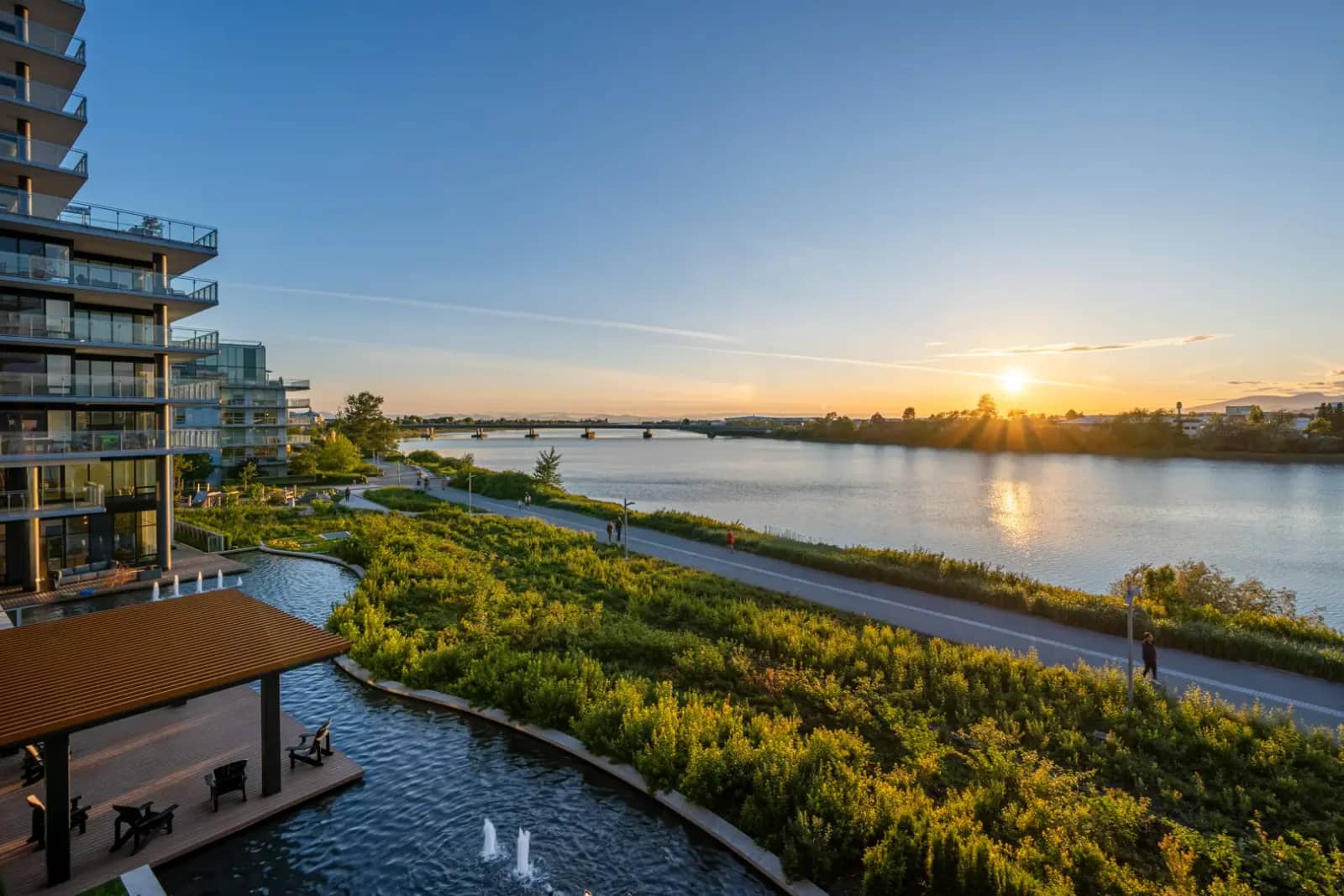 Hollybridge at River Green exterior in Richmond